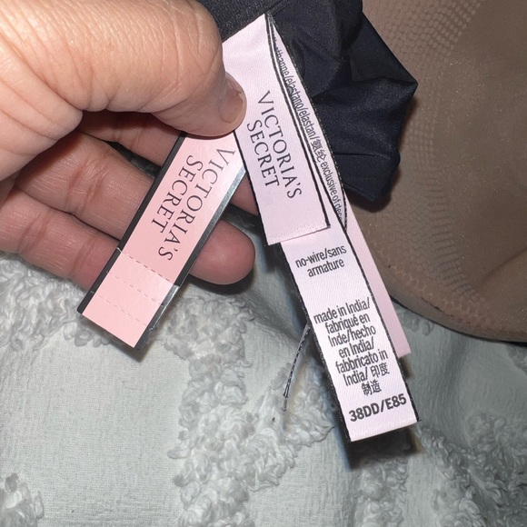 New Victoria Secrets Bra - Picture 4 of 4